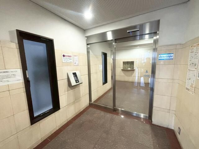 プレジール本郷ステーションプラザのエントランス