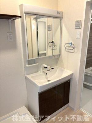 【洗面所】 | オキグレイス | 洗髪洗面化粧台