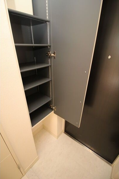 エルスタンザ栄南の玄関