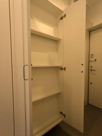 バズ西台Ⅲの収納