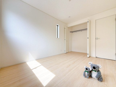 【洋室】 | 高崎市吉井町吉井川　新築住宅 | 「どんな家具を置こうかな」とワクワクする。じぶん好みのこだわりのお部屋にしてゆったりと寛げます。