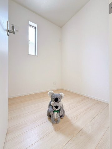 【その他】 | 高崎市吉井町吉井川　新築住宅 | テレワークルーム♪
ワークスペースとしても収納としてもお使いいただけます。
