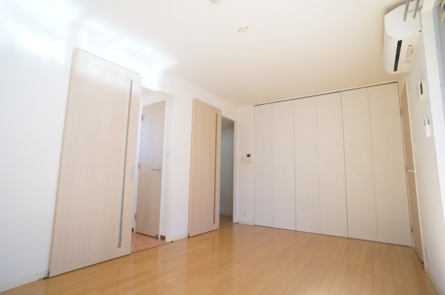 ＣＵＢＥ（キューブ）の洋室