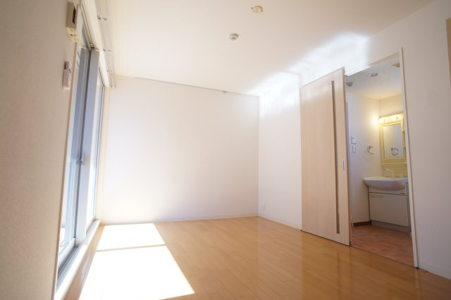 ＣＵＢＥ（キューブ）の洋室