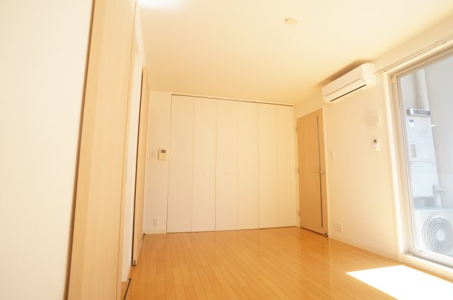 ＣＵＢＥ（キューブ）の洋室