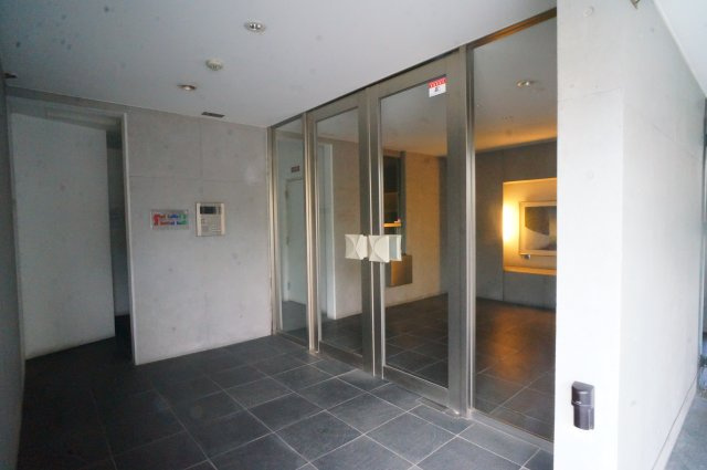 ＣＵＢＥ（キューブ）のエントランス