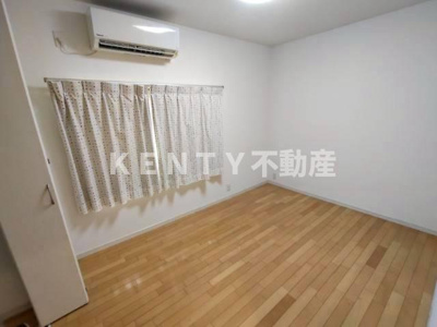 【洋室】 | シークレットプラザ東六郷 | 個人の部屋や寝室として使える洋室です