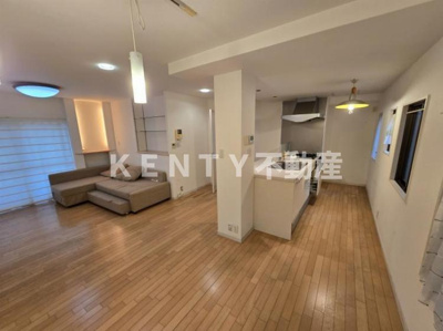 【居間・リビング】 | シークレットプラザ東六郷 | リビングです