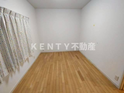 【寝室】 | シークレットプラザ東六郷 | 開放的な寝室です