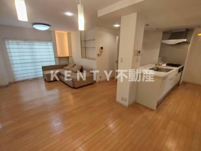 【洋室】 | シークレットプラザ東六郷 | 個人の部屋や寝室として使える洋室です