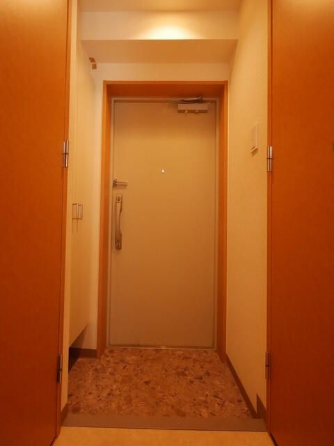 チェスターハウス本郷の玄関