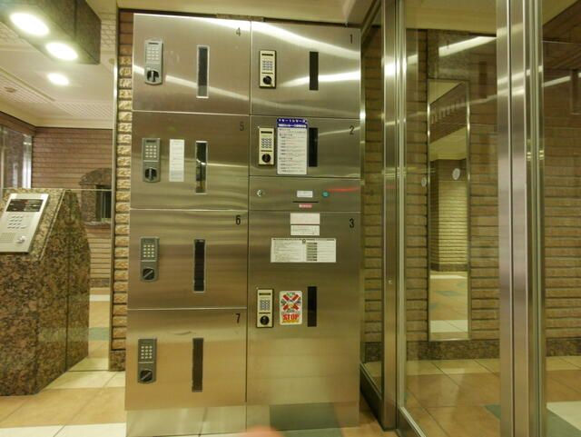 チェスターハウス本郷のエントランス