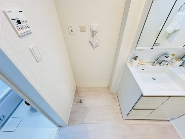 三郷市鷹野５丁目新築戸建【鷹野小学校：8分】のランドリースペース|洗濯機置き場・乾燥機用ガス栓つき