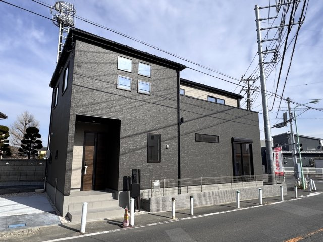 三郷市鷹野５丁目新築戸建【鷹野小学校：8分】の外観|完成済み内覧可能です！！