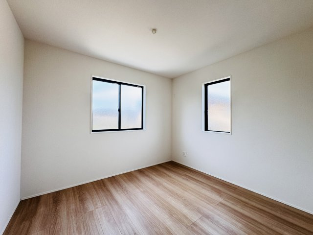 三郷市鷹野５丁目新築戸建【鷹野小学校：8分】の洋室|6.06帖洋室