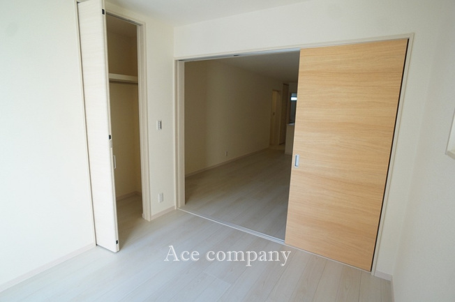 【内装】 | 生野区田島2丁目 | 【1階：洋室4.5帖】クローゼット完備です♪