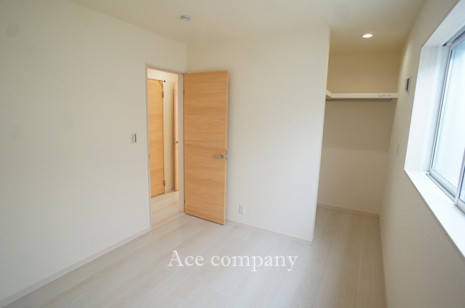 【子供部屋】 | 生野区田島2丁目 | 【2階：洋室5.25帖】ウォークインクローク完備です♪