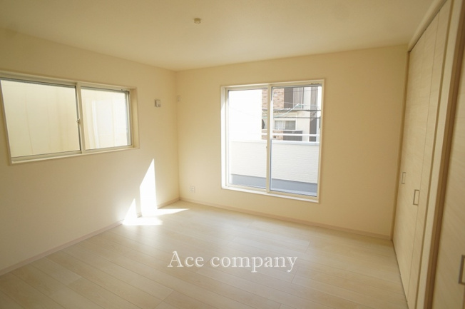 【寝室】 | 生野区田島2丁目 | 【2階：ゆったり洋室8帖♪】バルコニーに面したお部屋です☆