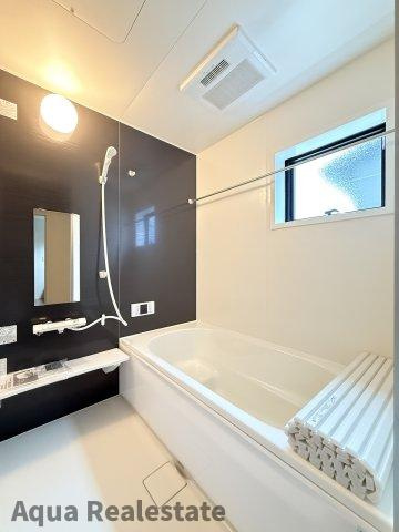 丸亀市三条町の新築一戸建の浴室|コンパクトで使いやすいお風呂です