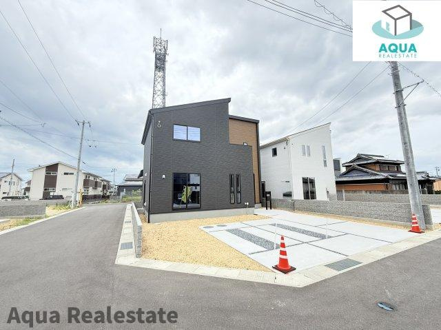 丸亀市三条町の新築一戸建の前面道路含む現地写真|前面道路含む現地写真です