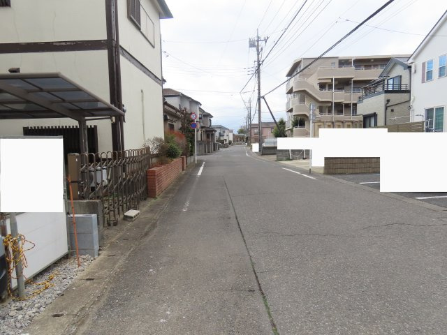 坂戸市泉町新築戸建の前面道路含む現地写真
