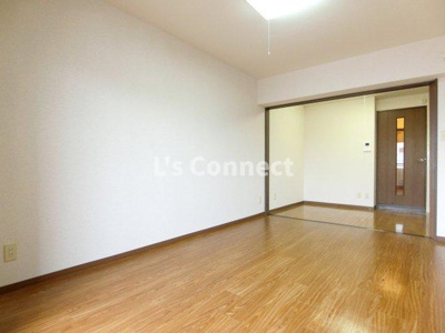 【居間・リビング】 | アンソレイエ・ロジュマン | 洋室とDKは繋げて使うこともできます。