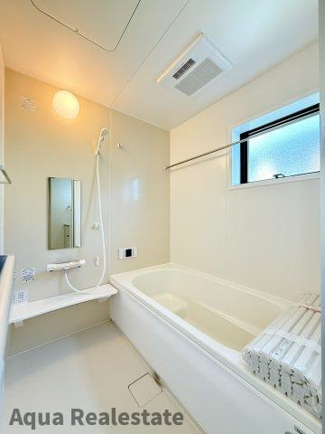 丸亀市三条町の新築一戸建の浴室|コンパクトで使いやすいお風呂です