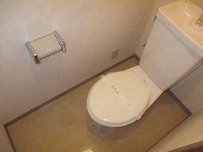 【トイレ】 | エミネンス新大阪 | 清潔感のあるトイレです