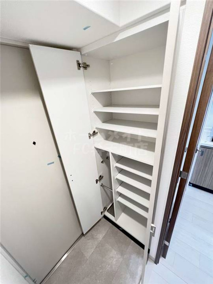 【その他】 | エステムコート大阪・弁天町 | 大きなシューズBOXです。