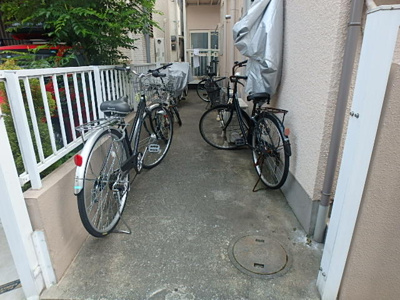 【その他共用部分】 | ヴィラ杏 | 敷地内に自転車置き場があります