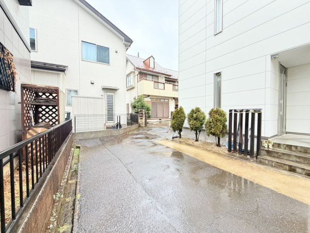 【南守谷駅13分！】守谷市本町中古物件の前面道路含む現地写真