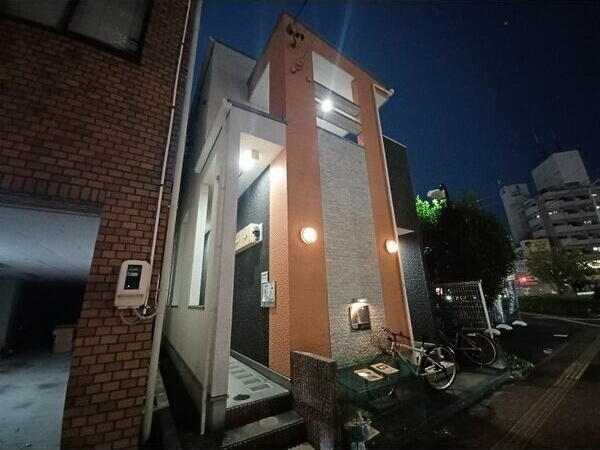 コスタブラン川名の外観