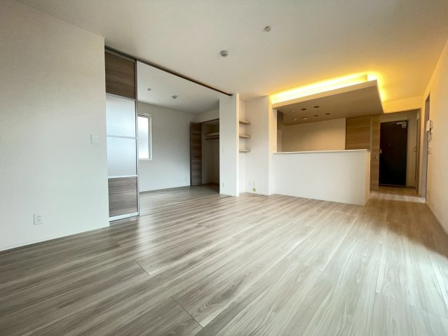 D-residence高槻市下田部B棟の居間・リビング