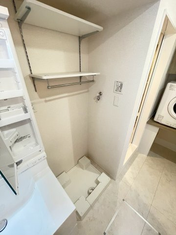 D-residence高槻市下田部A棟の洗面所