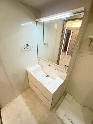 D-residence高槻市下田部A棟の洗面所