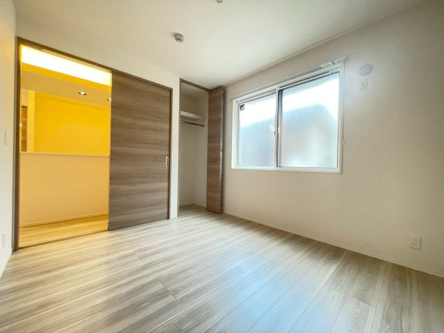 D-residence高槻市下田部A棟の洋室