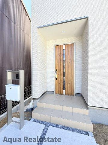 坂出市元町２丁目の新築一戸建の玄関|玄関です