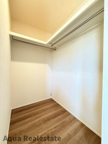 坂出市元町２丁目の新築一戸建の内装|小物を収納するのに便利です
