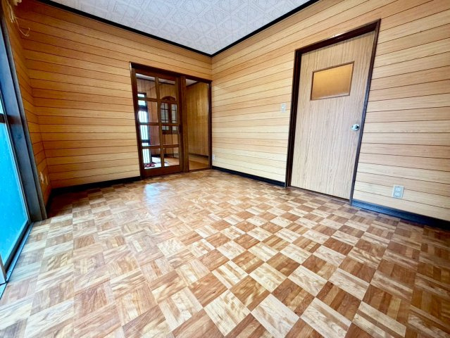 下津林佃の洋室|洋室６帖のお部屋♪
４DKのおうちなので、プライベート空間も確保できます！