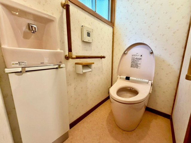 下津林佃のトイレ|窓付きのお手洗いで換気も◎