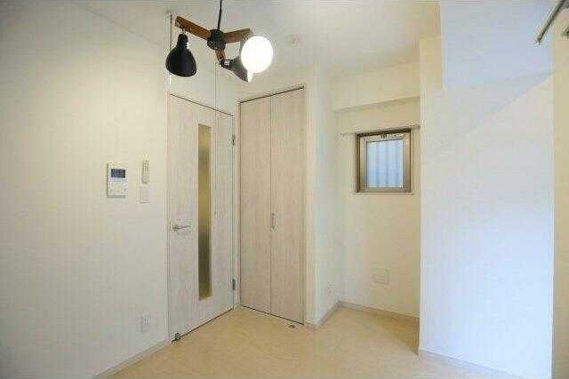 マーベラス鶯谷の居間・リビング