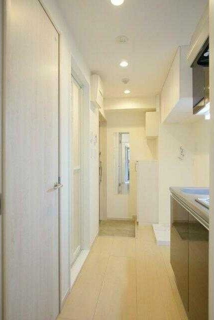 マーベラス鶯谷の玄関