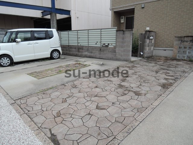 saint-fleurの駐車場