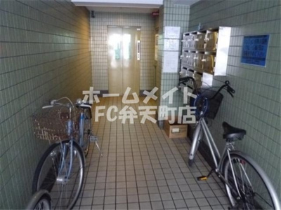 【ロビー】 | メゾンクレールつかさ | 清潔なロビーです