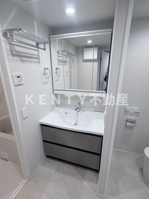 【洗面所】 | FABRIC 蒲田 west Residence | 使いやすい洗面所です