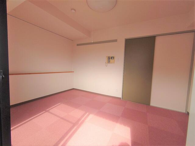 川崎市多摩区登戸の賃貸マンションの居間・リビング