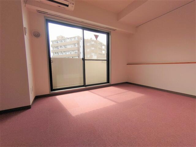 川崎市多摩区登戸の賃貸マンションの居間・リビング