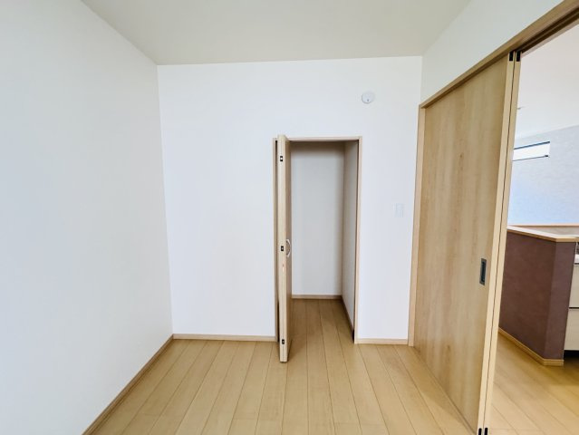 松戸市秋山新築戸建の収納|1F5帖ストレージルーム収納