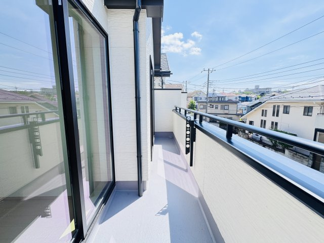 松戸市秋山新築戸建のバルコニー|南向きワイドバルコニー・日当たり良好♪