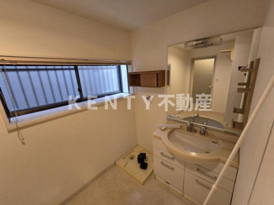 【洗面所】 | シークレットプラザ東六郷 | 脱衣スペースもあります